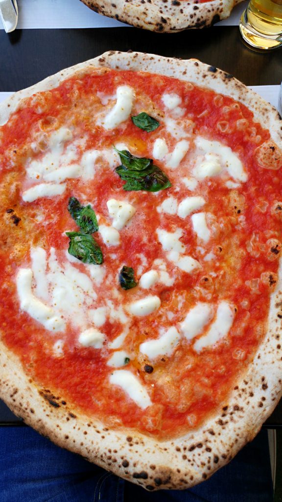 L'Antica Pizzeria da Michele, Roma - Cosa Vedere a Roma in tre giorni - Viaggi tra le righe